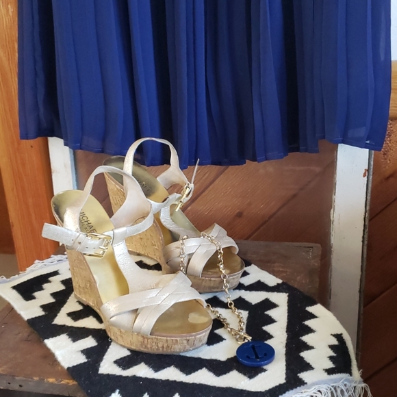 NWOT Accordion Pleat Skirt - Picture 3 of 5